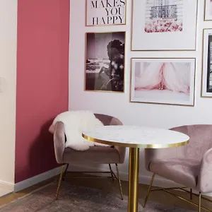 Hideaways - Nikolai Homes Appartement
